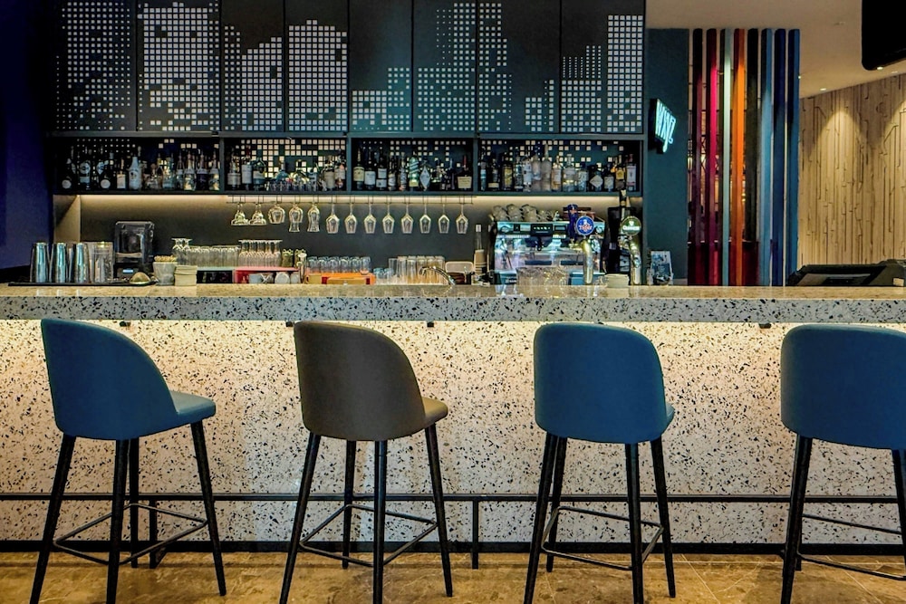Aloft Singapore Novena 45/65