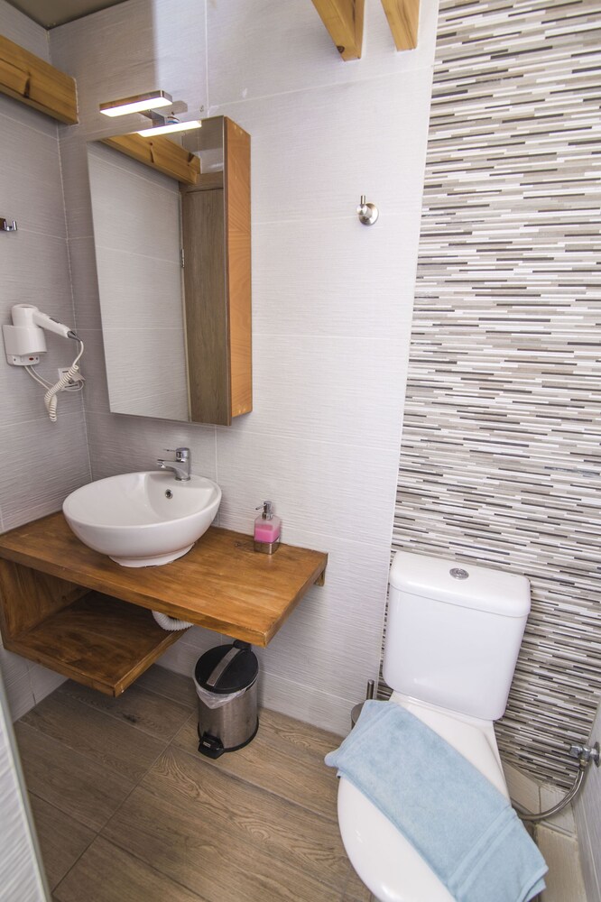 Grand Theoni Hotel Suites And Spa 40/71