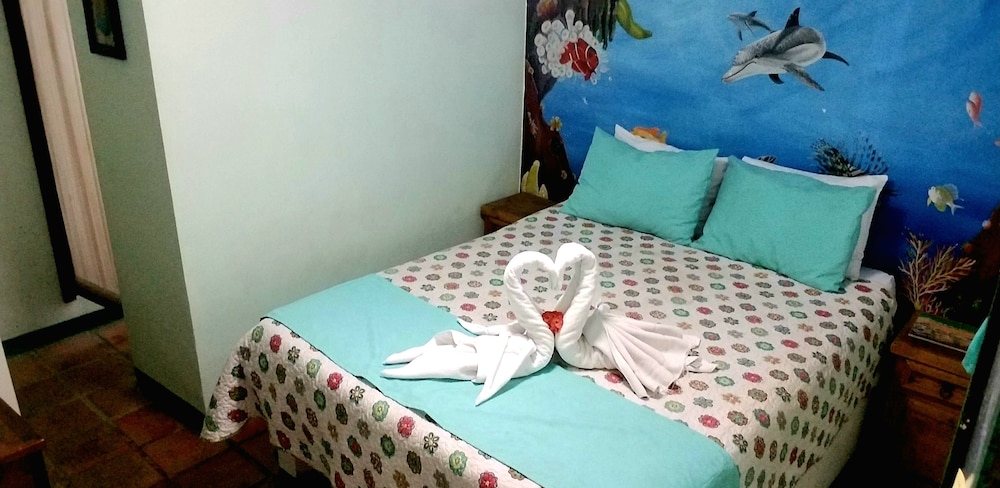 غرفة قياسية بسرير كوين، Cabo Inn Hotel 4/9
