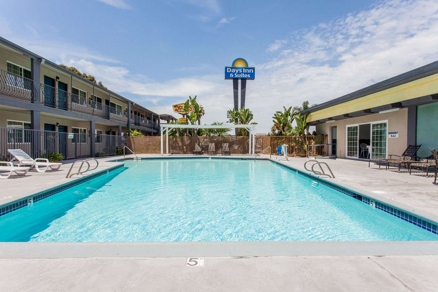 Days Inn by Wyndham San Diego-East/El Cajon 50/56