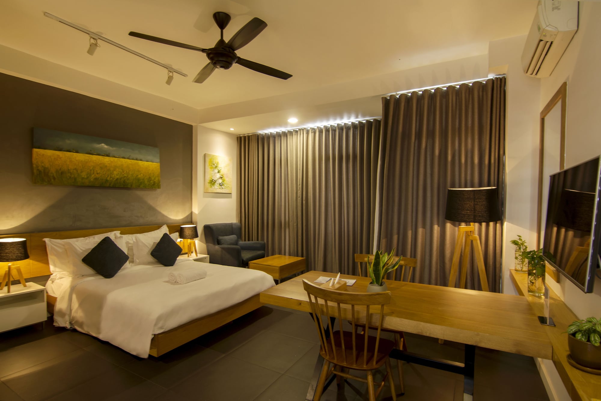 DELUXE, STUDIO, BALCONY