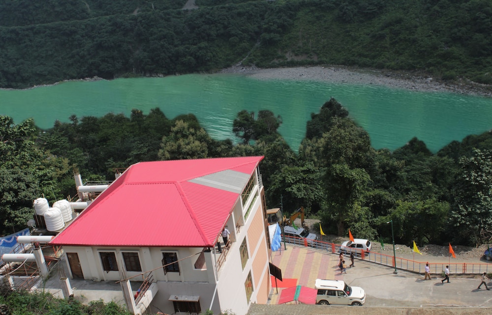 Yatrik Inn 44/56