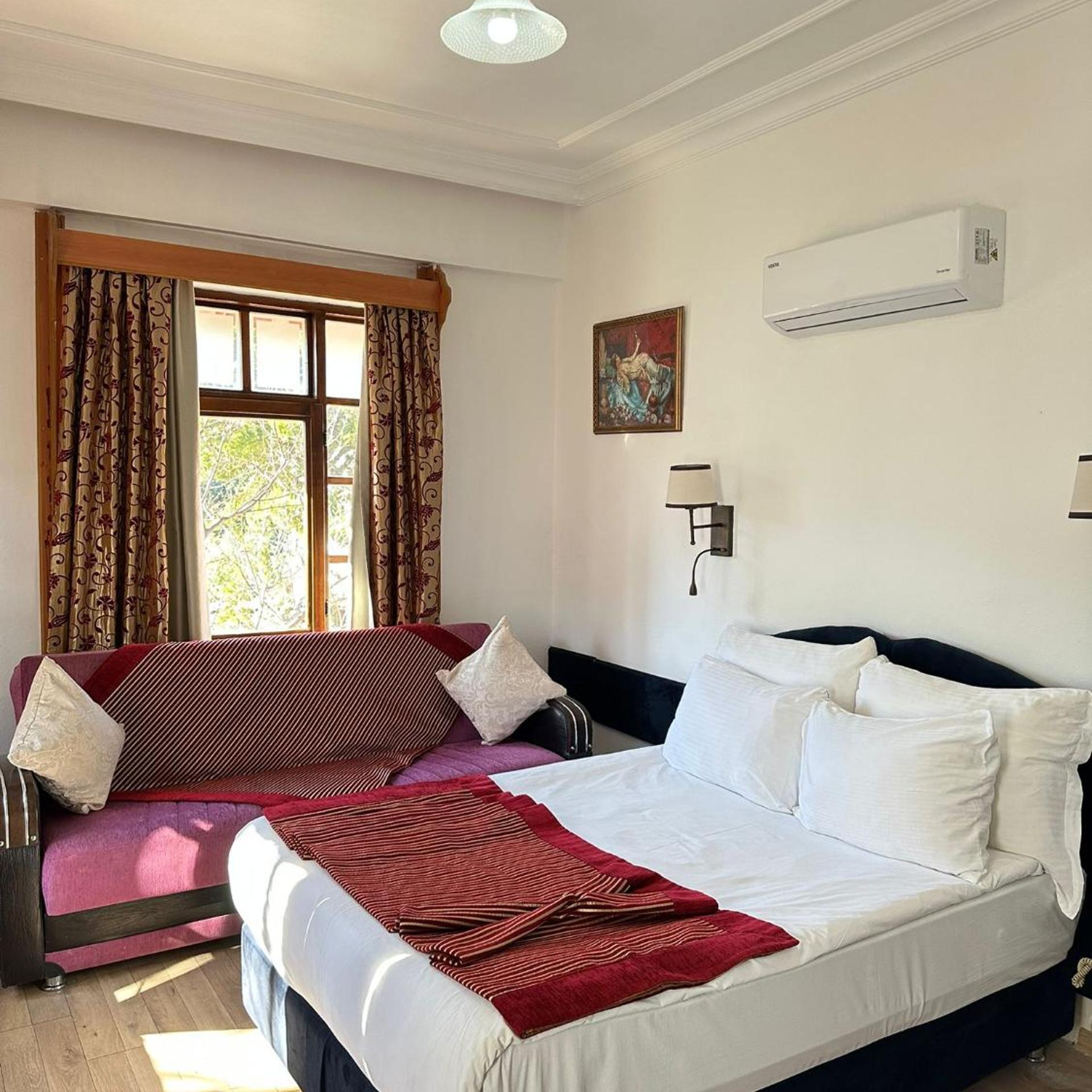 Suite, Balcony