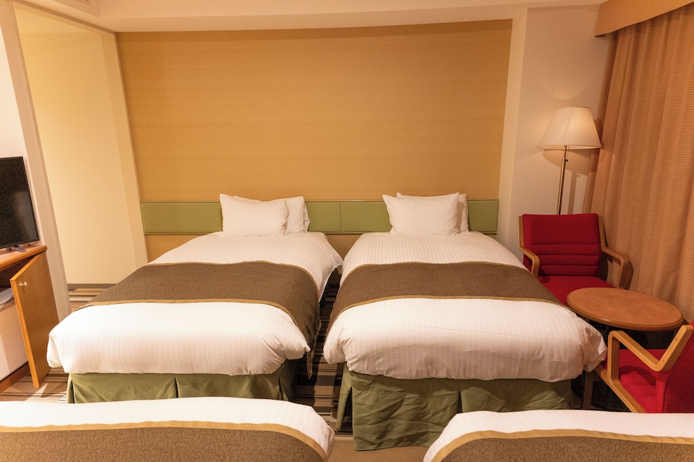 4 BEDROOMS, ECONOMY, QUADRUPLE