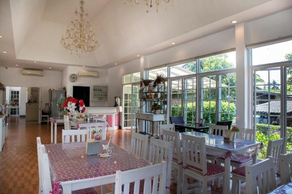 Janrapat Resort 63/65