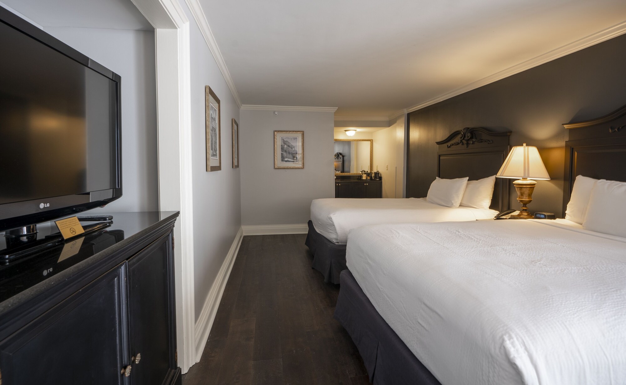 Grand, Courtyard, Deluxe, 2 Queen Beds, Pool Side