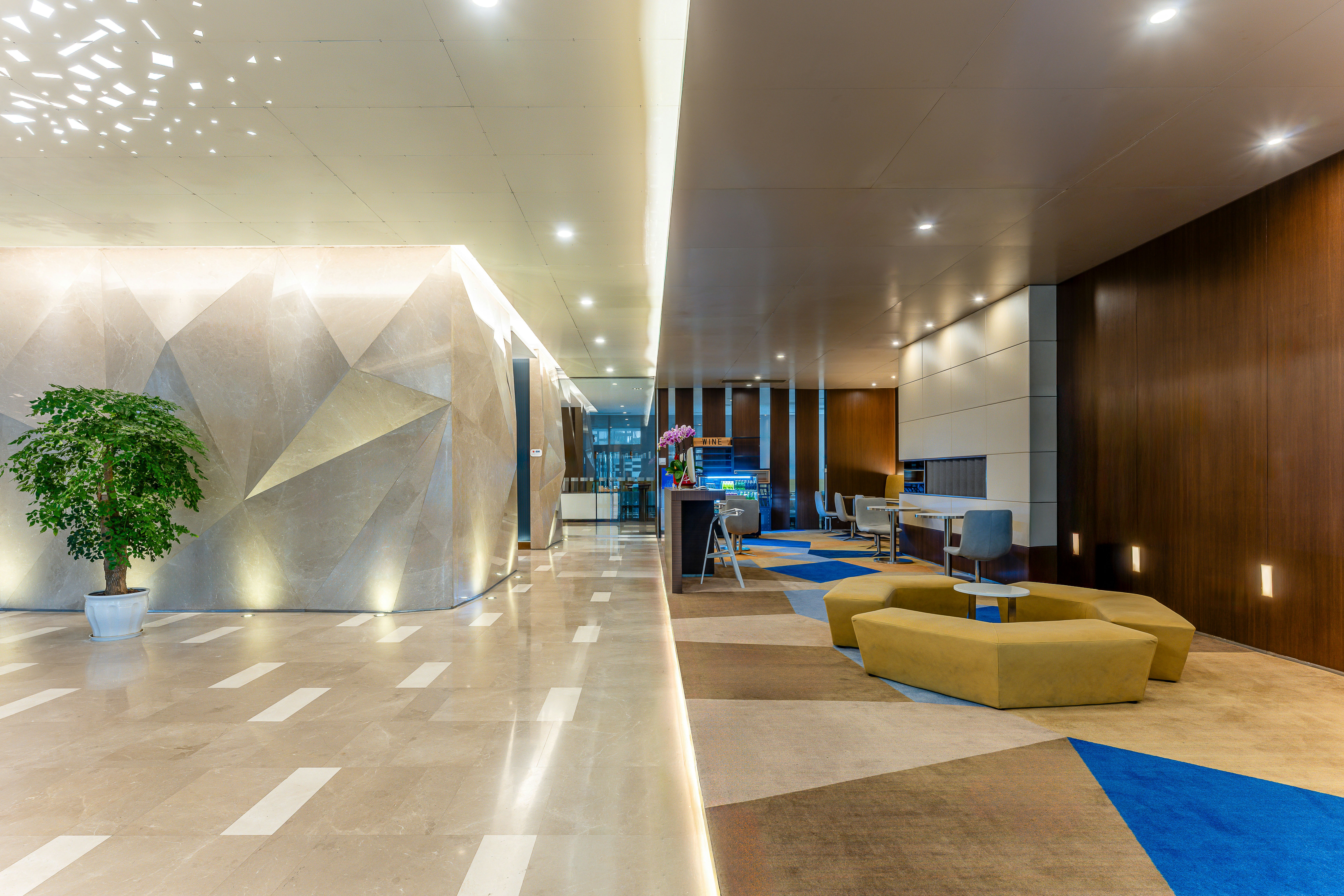 HOLIDAY INN EXPRESS SHANGHAI JINSHA 14/50