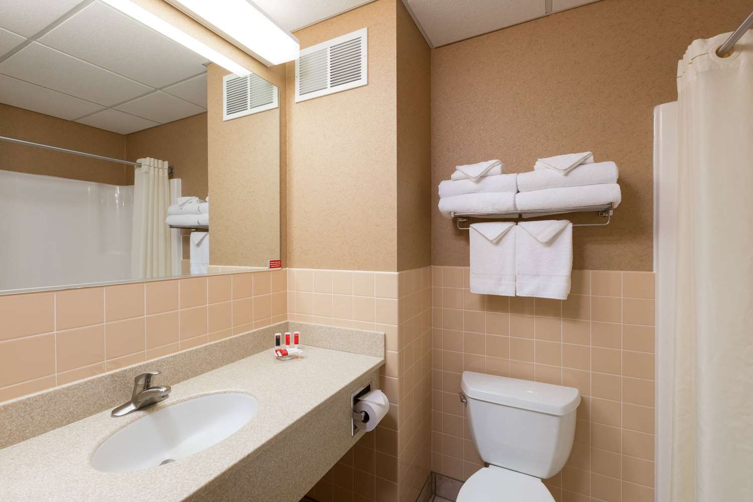 Travelodge Inn Suites Deadwood 65/73