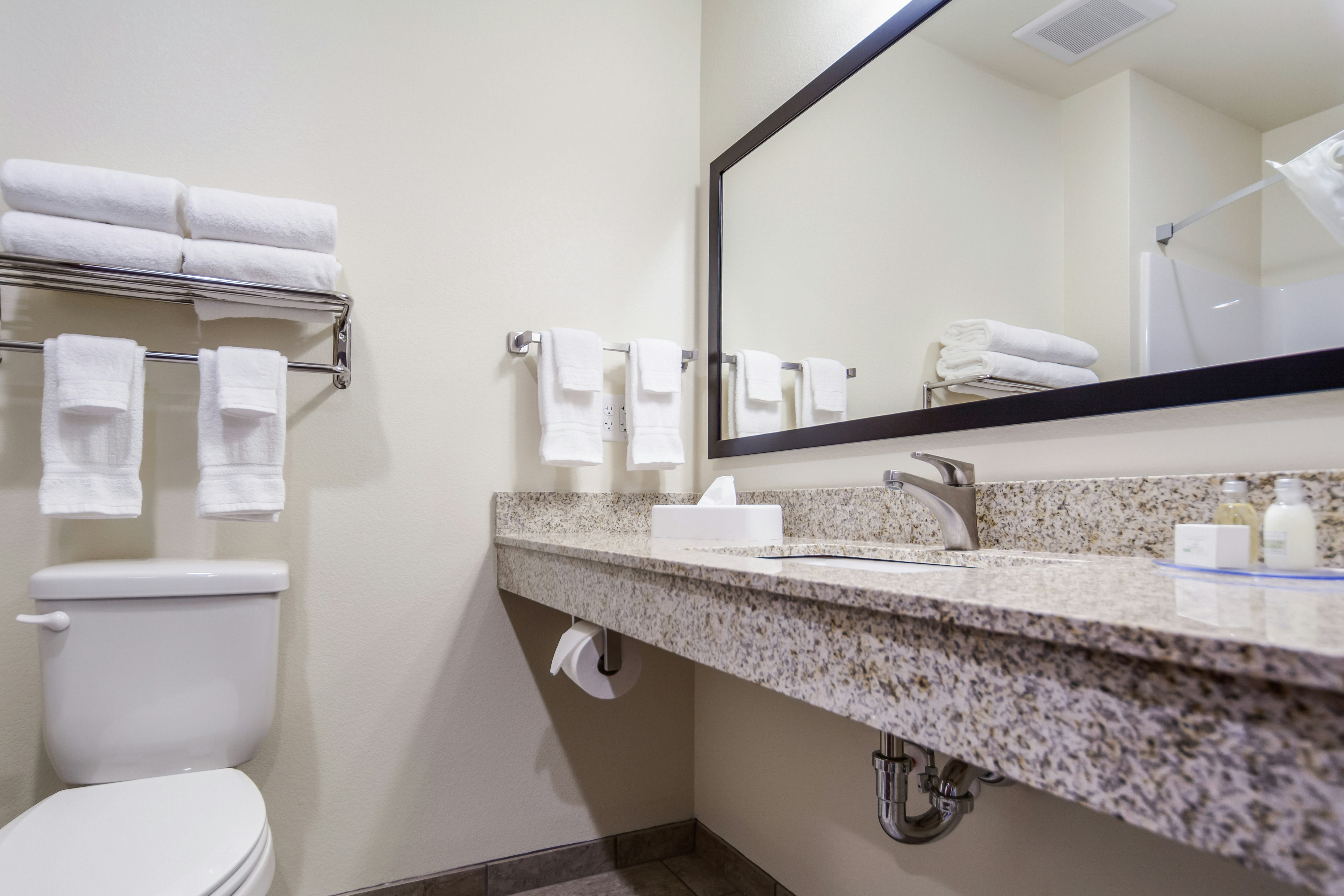 Cobblestone Inn & Suites - Holdrege 42/45