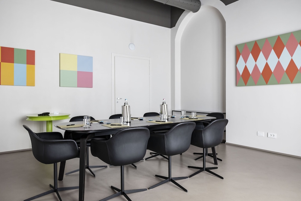 Savona 18 Suites 59/74