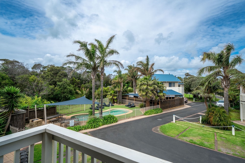 Boathouse Resort Studios & Suites 63/69