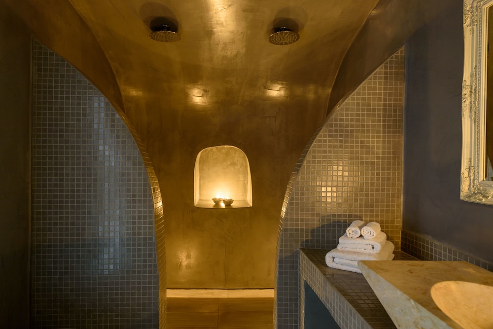 Senses Suites 17/50