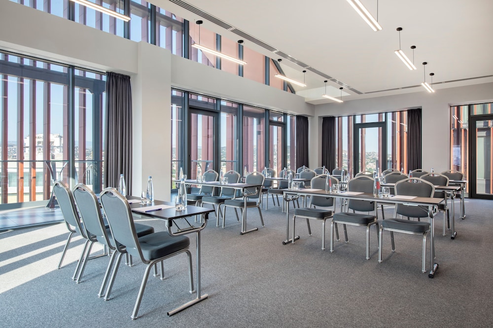 Tbilisi Philharmonic by Mercure Hotel 43/48