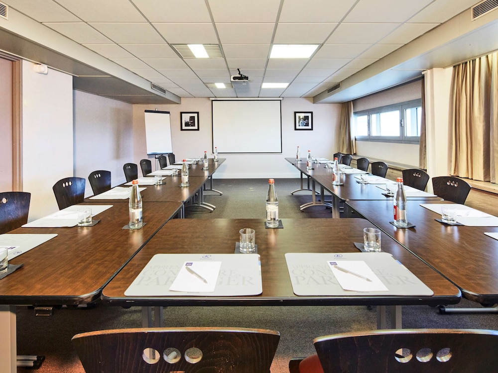 Radisson Hotel Paris Le Bourget 47/51
