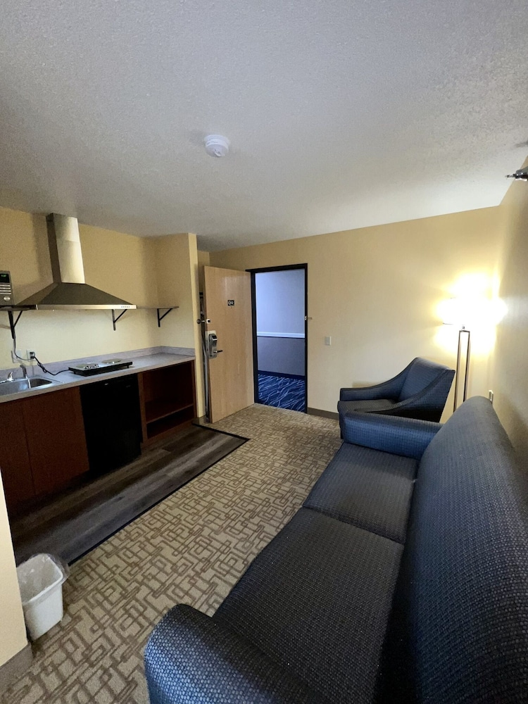 Super 8 By Wyndham Jackson Mn 7/41