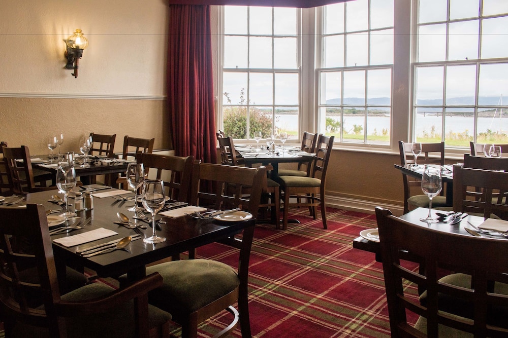 Kings Arms Hotel Skye 43/63