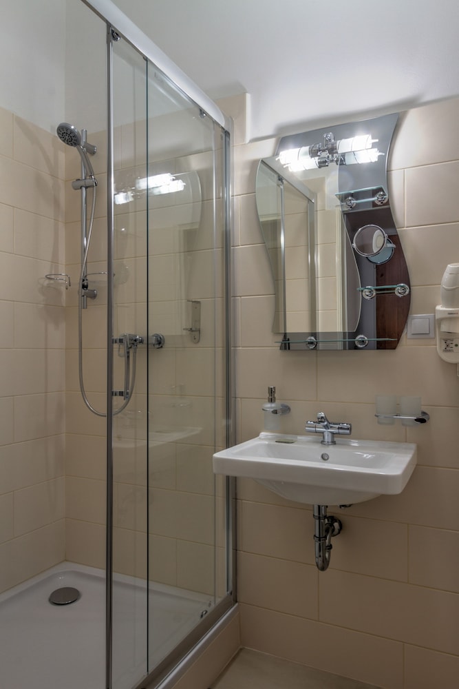 Taurus Hotel Prague 61/65