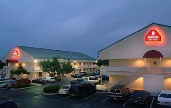 Homegate Studios & Suites San Antonio Medical Center I-10 8/49