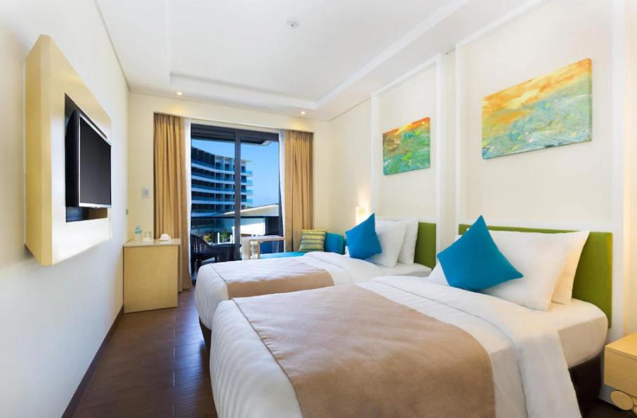 Classic, Deluxe, Twin Beds, Golf Course View