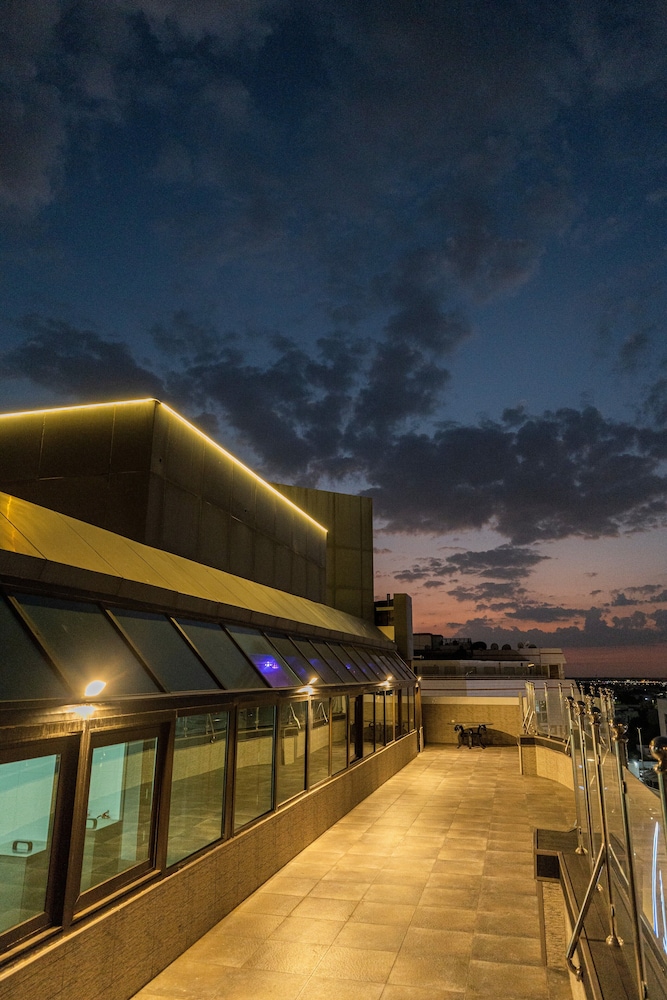 فندق اودست جدة(Odst Jeddah Hotel (Ex- Mokhtara Al Attas Hotel)) 45/50