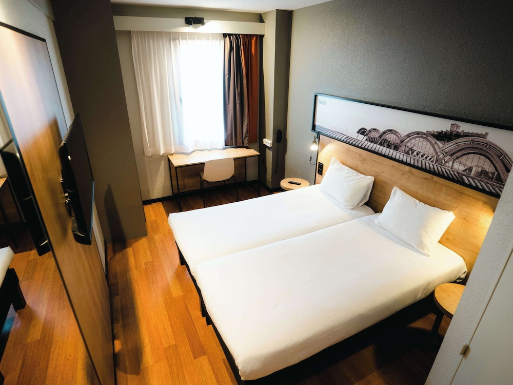 Ibis Valladolid 19/50