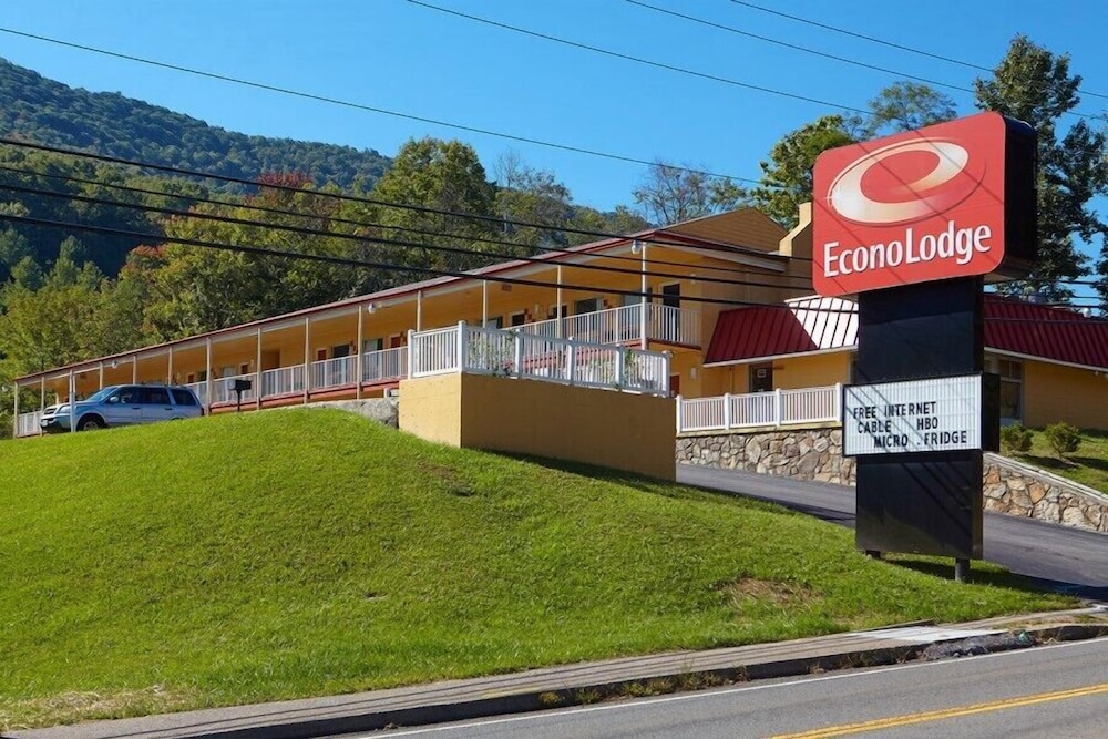 Econo Lodge Near Bluefield College 1/25