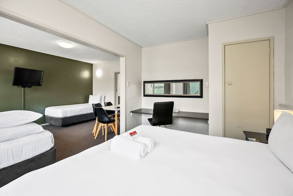 1 BEDROOM, MOTEL