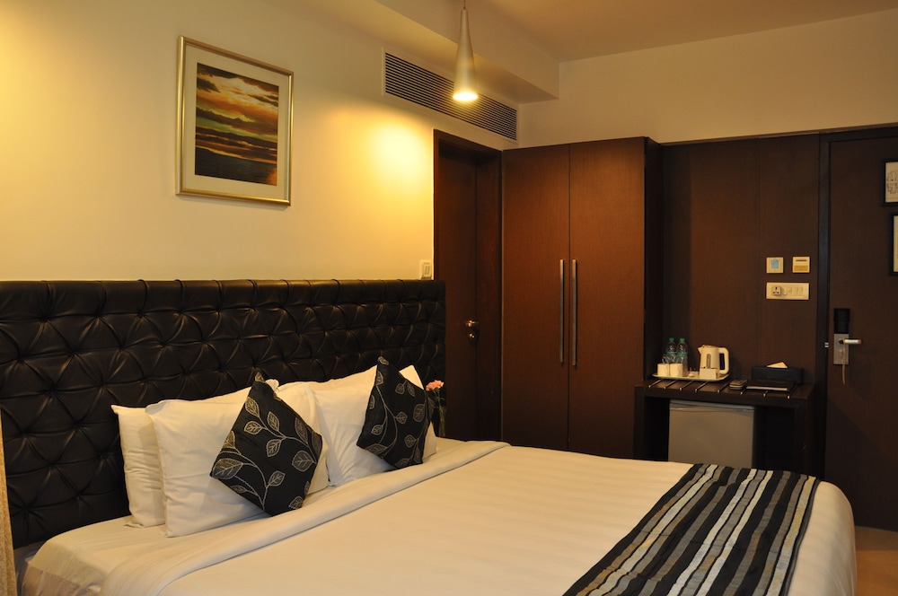 Oriental Residency Hotel 14/49