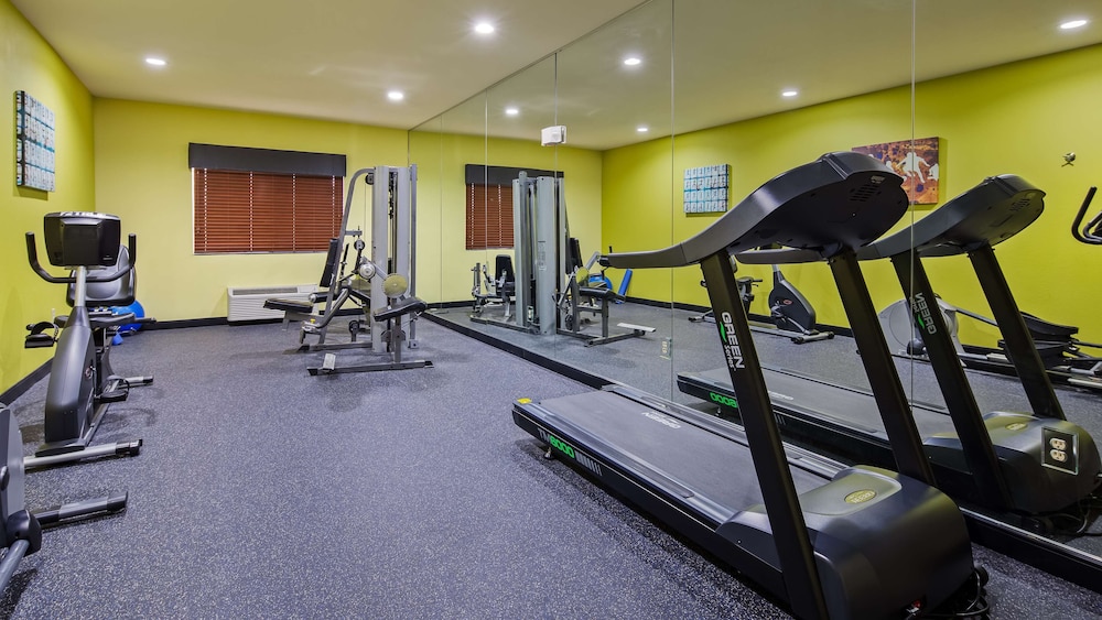 Best Western Plus Mansfield Inn & Suites 21/34