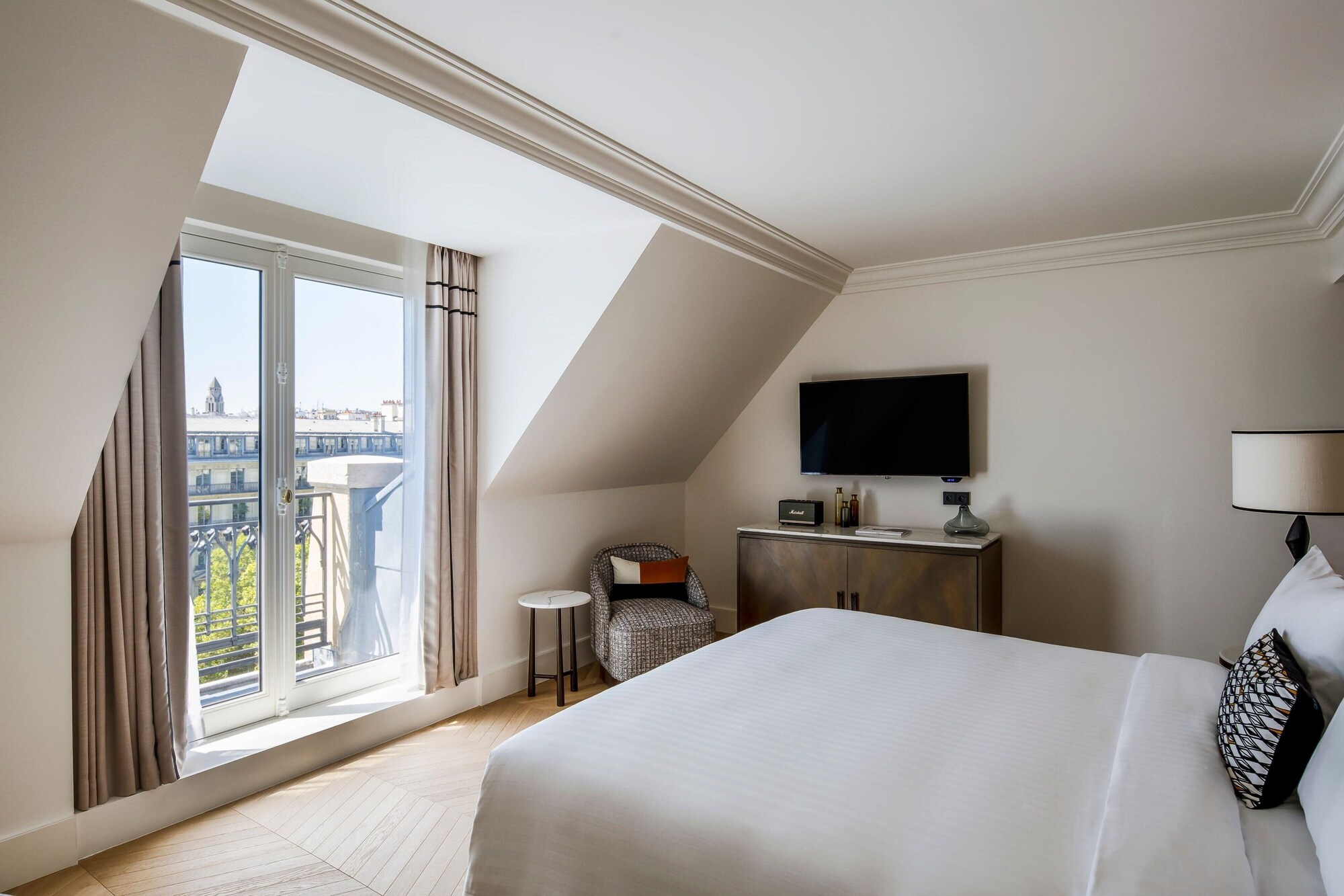 ROOM, CHAMPS ELYSEES VIEW