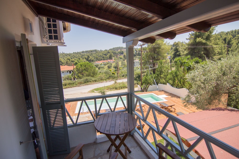 Casa Luxury Suites 36/44