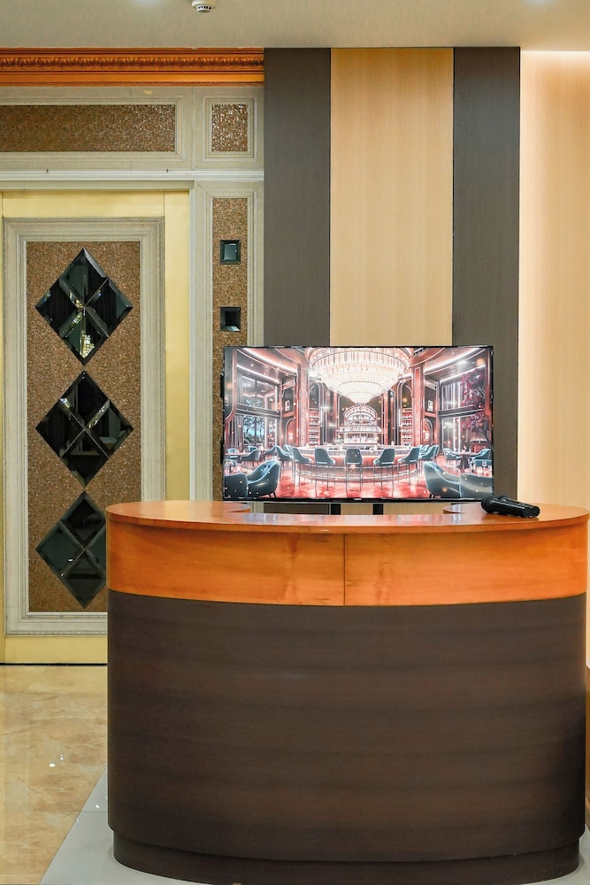 Lobby at Golden Empire Suvarnabhumi Hotel, BANG PHLI