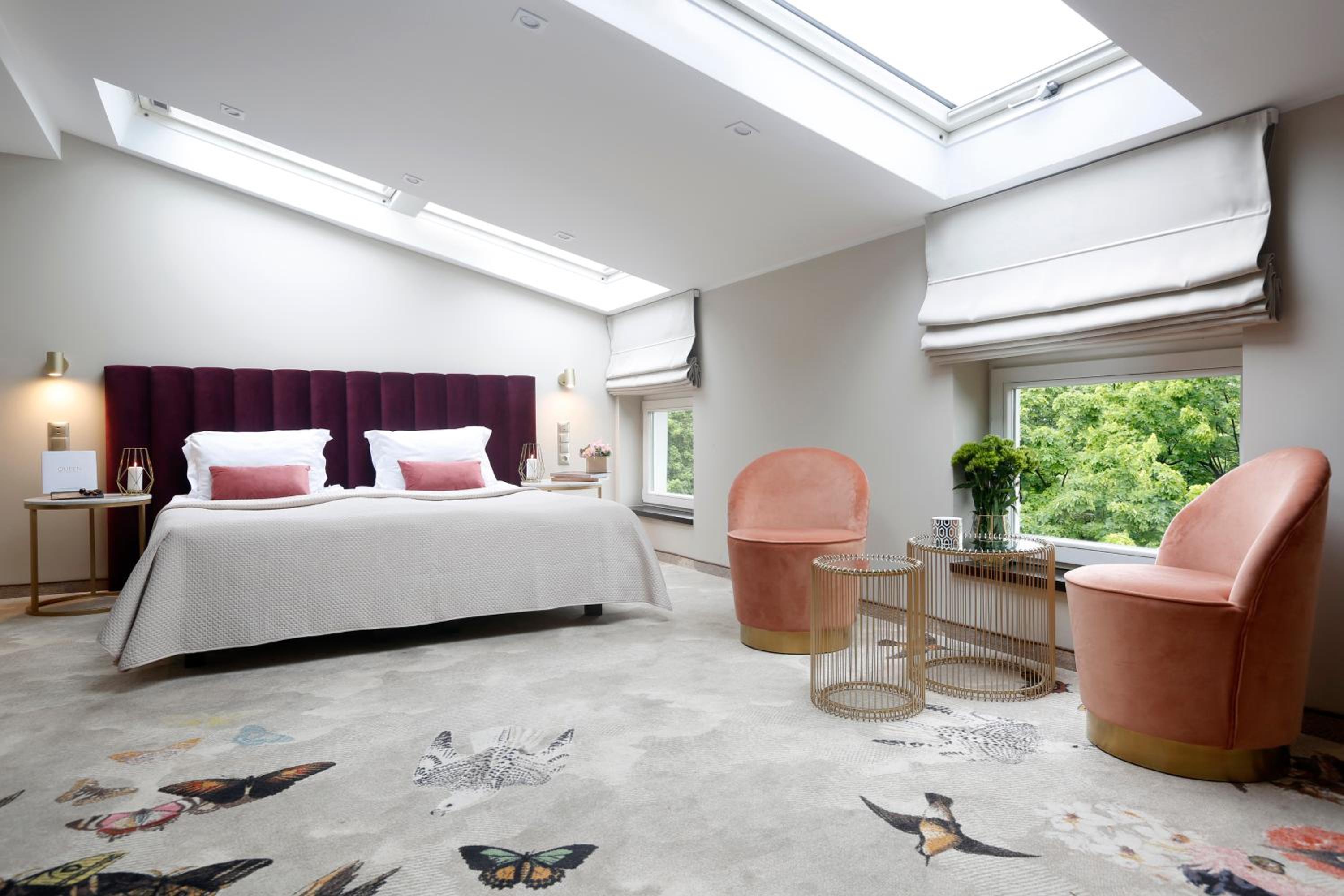 Mansard, Double or Twin Bed