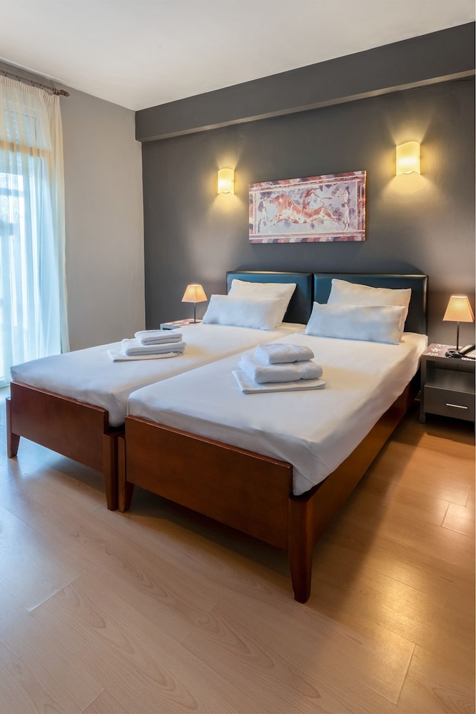 Executive, 3 Beds, Garden Area