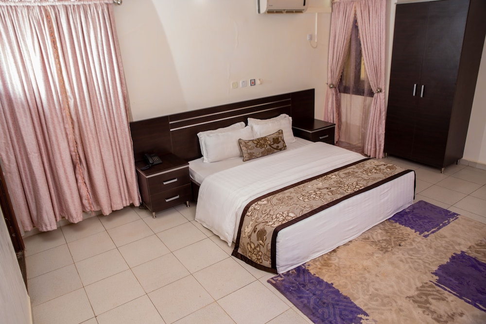 Ishakool Hotels 6/50