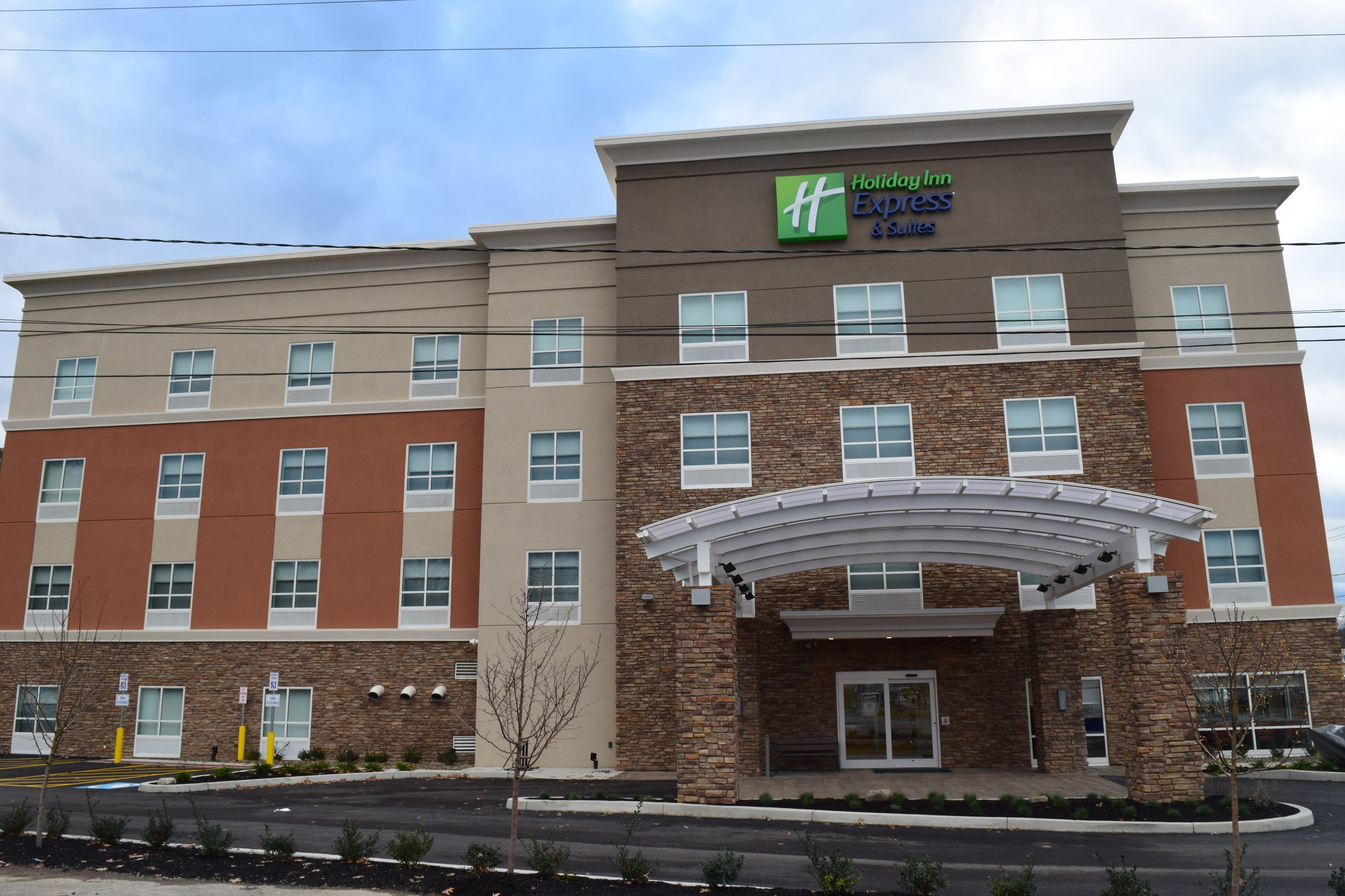 Holiday Inn Express Suites Ithaca 3/69