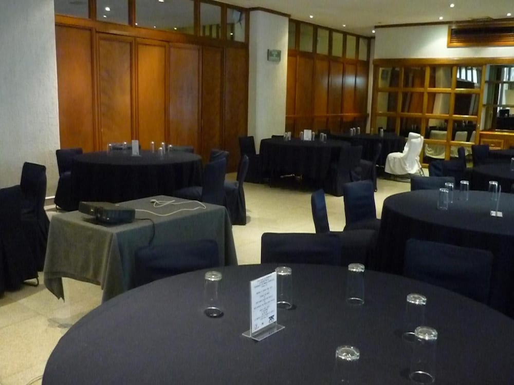 Bristol Hotel 58/62