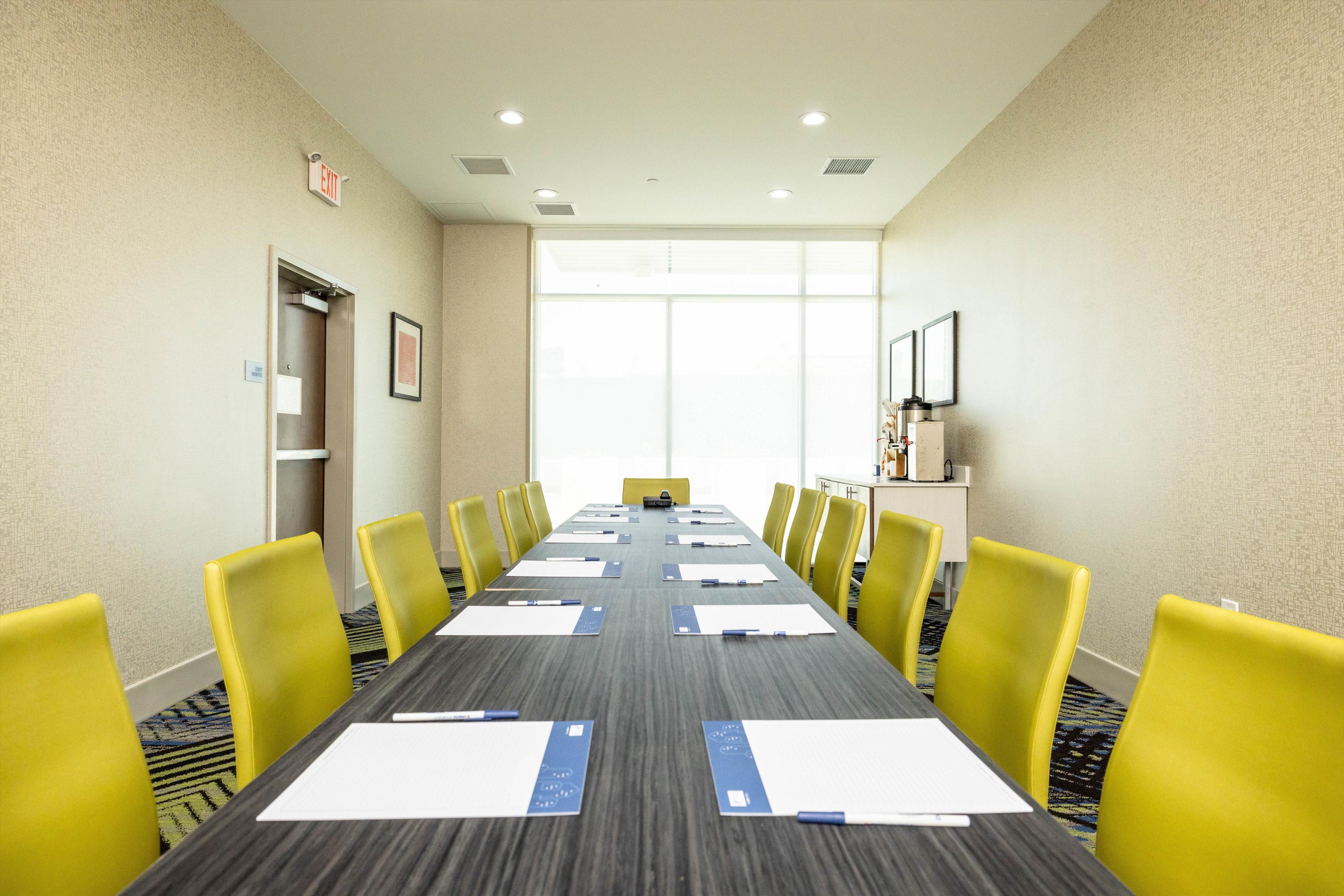 HOLIDAY INN EXPRESS AND SUITES SAN JOSE SILICON VALLEY 52/64