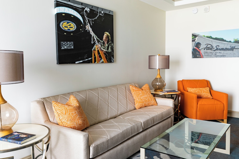 The Tennessean Personal Luxury Hotel 39/57