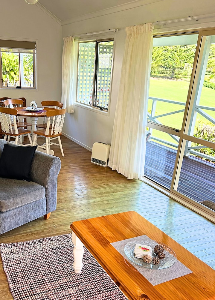 Poinciana Cottages 28/50
