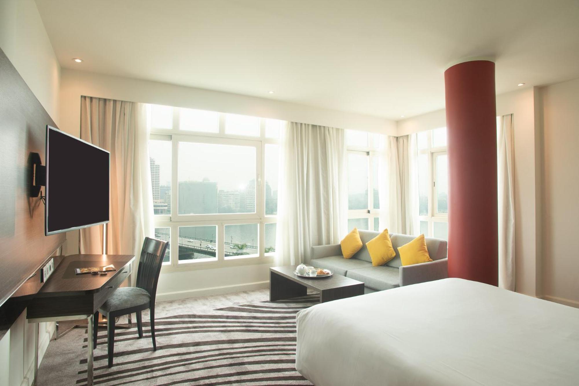 Junior Suite, Double Bed, River View, Sofa