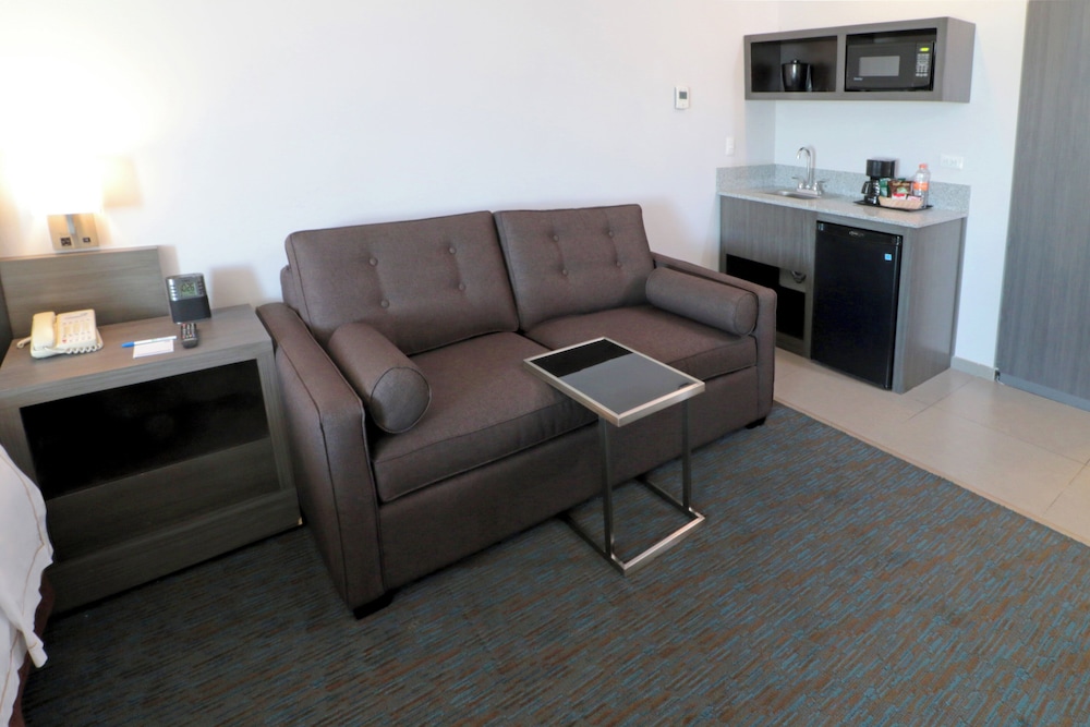 Holiday Inn Express Suites Hermosillo 29/50
