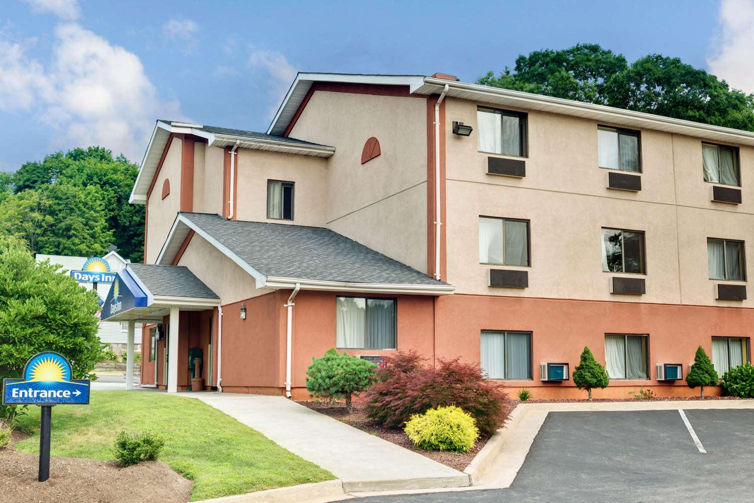 Days Inn by Wyndham Torrington 6/17