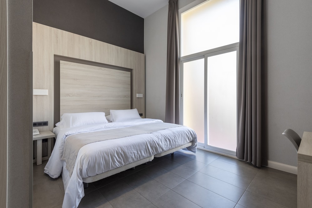 Hostal Plaza Goya Bcn 20/32