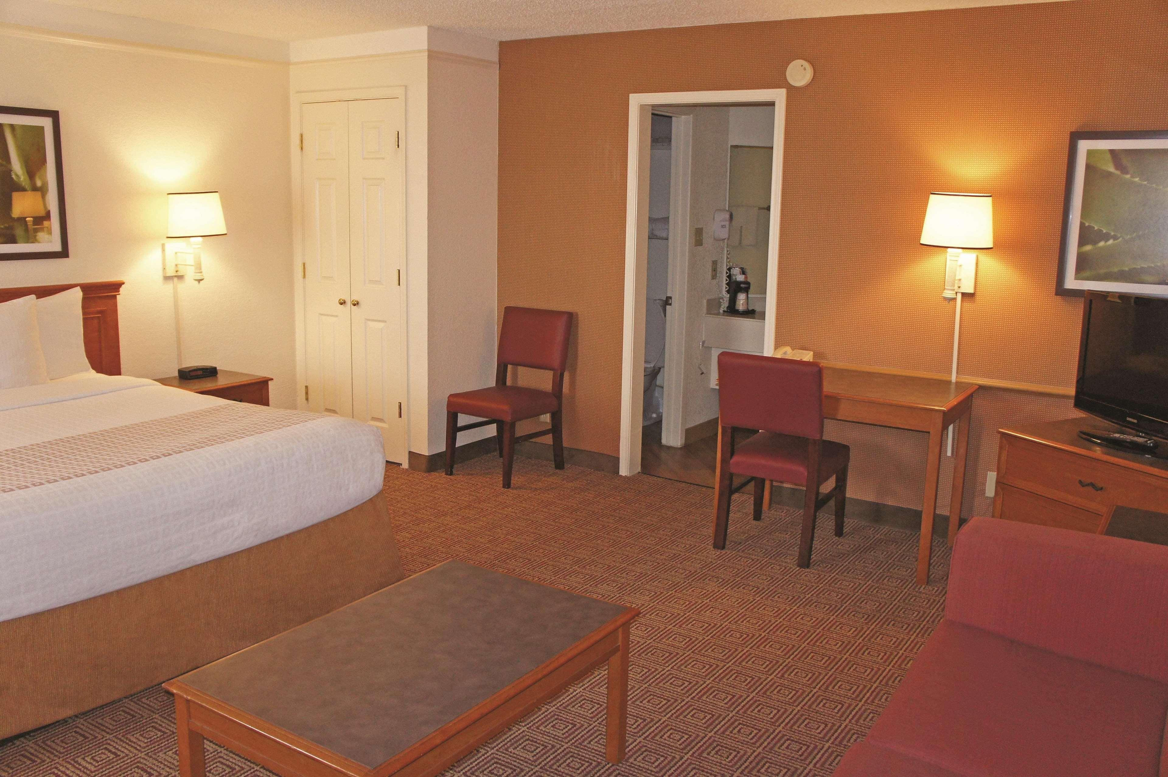 Deluxe, King Bed