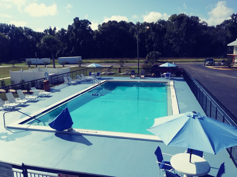 Days Inn by Wyndham Wildwood I-75 25/44