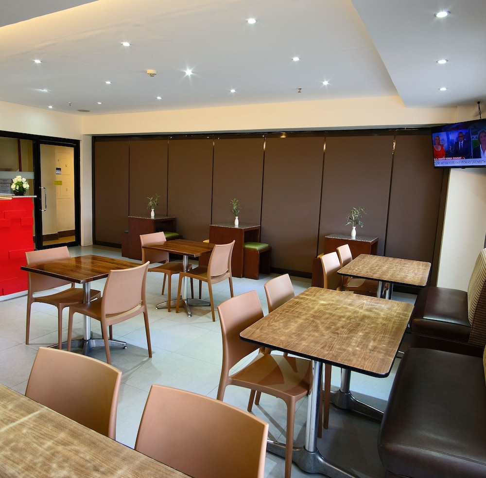 Fersal Hotel Kalayaan 52/63