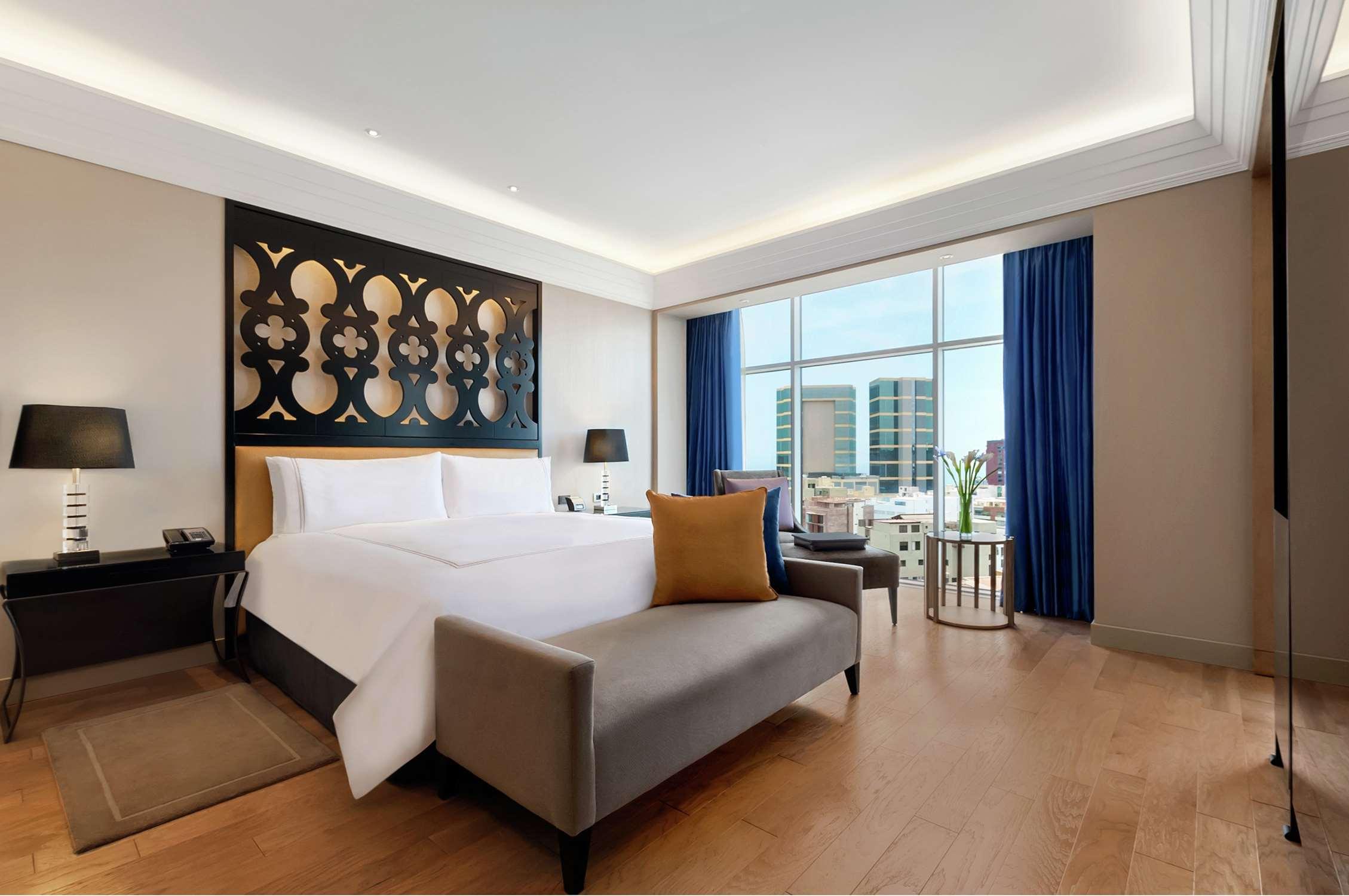 PRESIDENTIAL, SUITE, KING BED