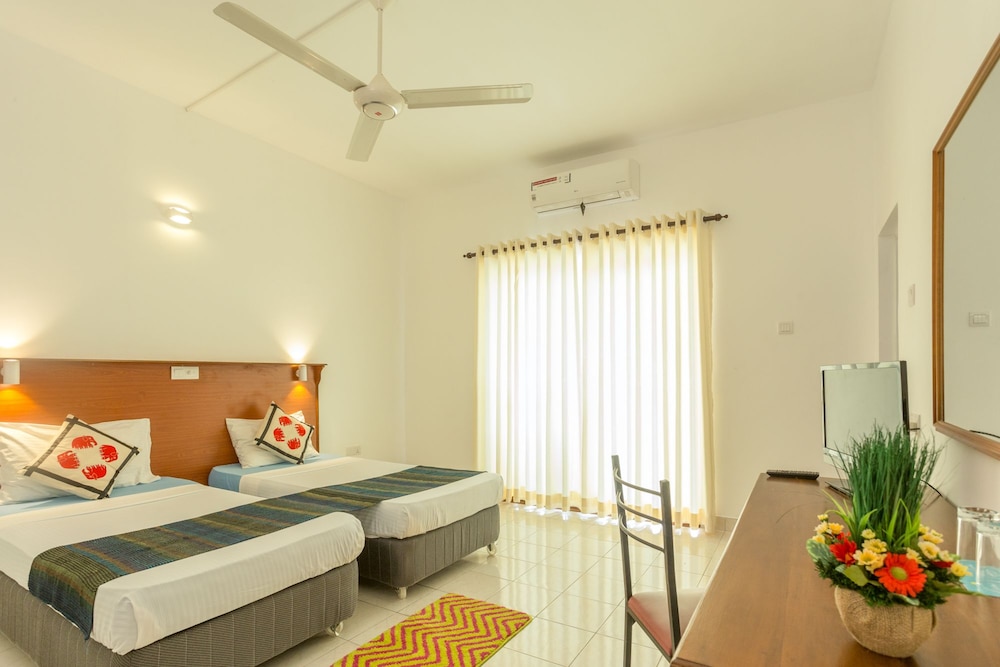 DELUXE, DOUBLE BED, MOUNTAIN VIEW