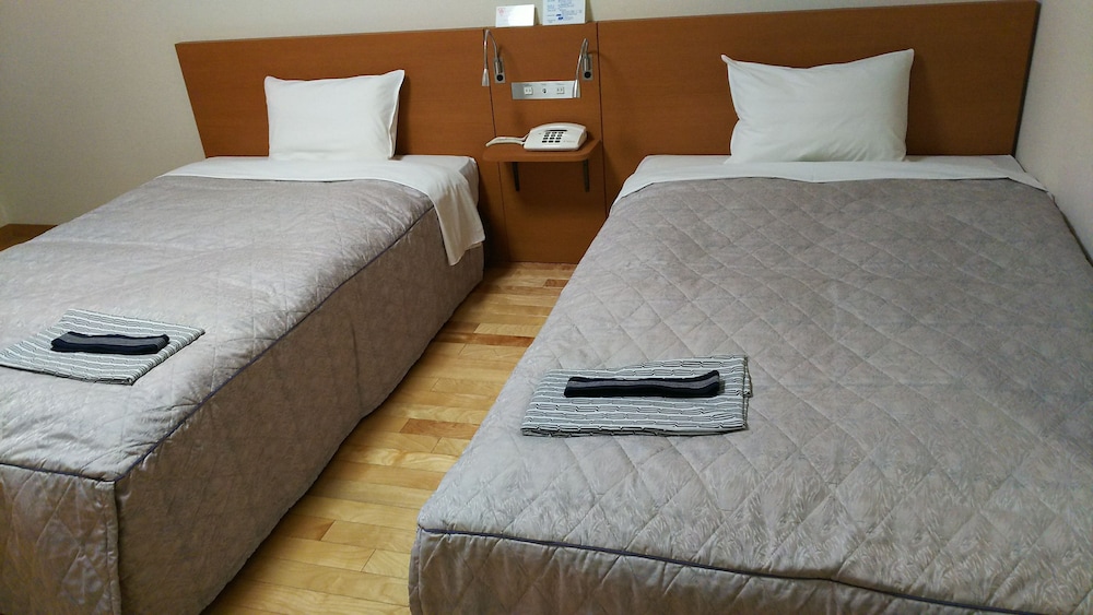 Standard, Twin Beds